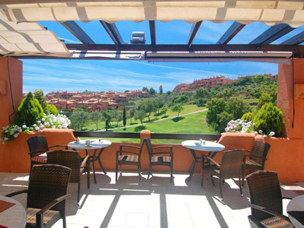 Beautiful apartment with stunning views, near the resort El Soto de Marbella 26