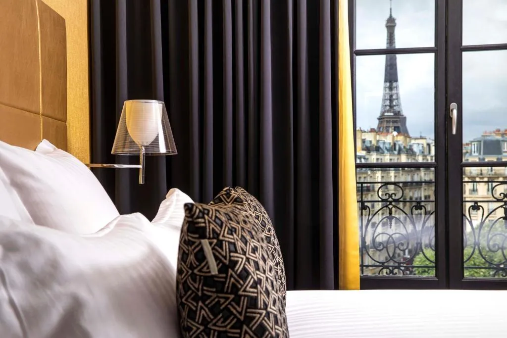 First Hotel Paris Tour Eiffel, Paris, Franţa