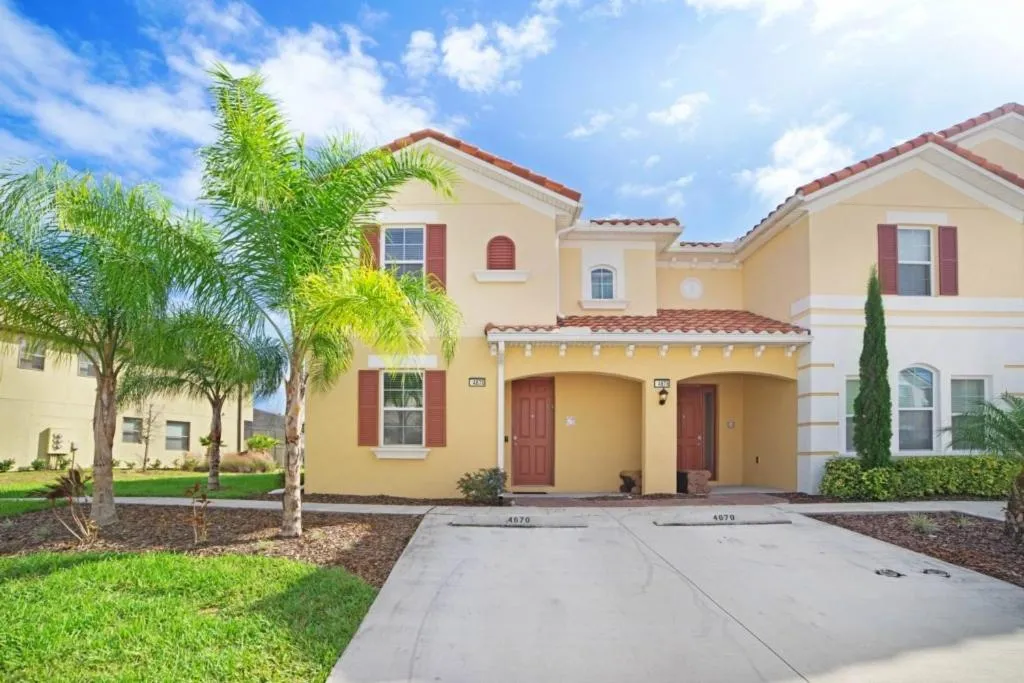4670TERRA townhouse, Davenport, United States