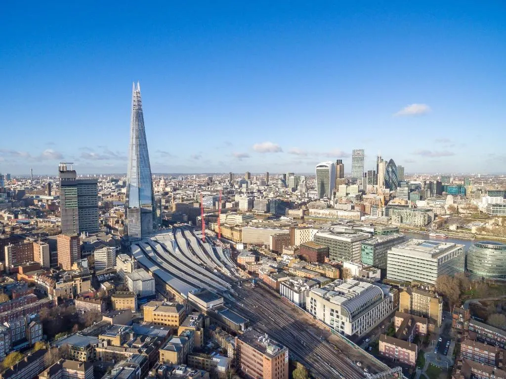 House with one bedroom in Greater London with wonderful city view terrace and WiFi, Londra, Marea Britanie