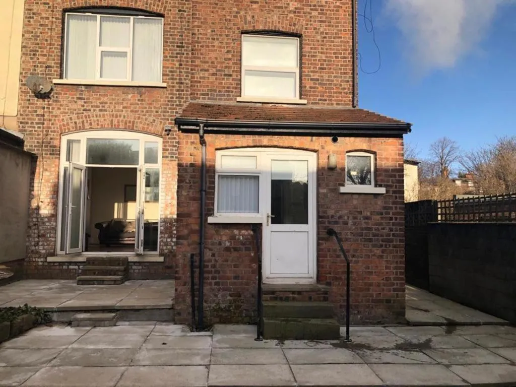 Large eight bedroom house, Bayberry (NY), United Kingdom