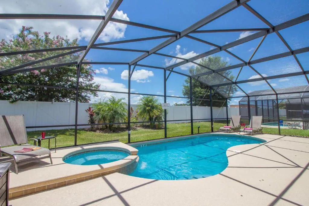 Enchanting Escape, 5 Bedroom Home, South Facing Private Pool & Spa, Games Room, WiFi, Gated Resort, Solana, Florida, Davenport, Statele Unite ale Americii