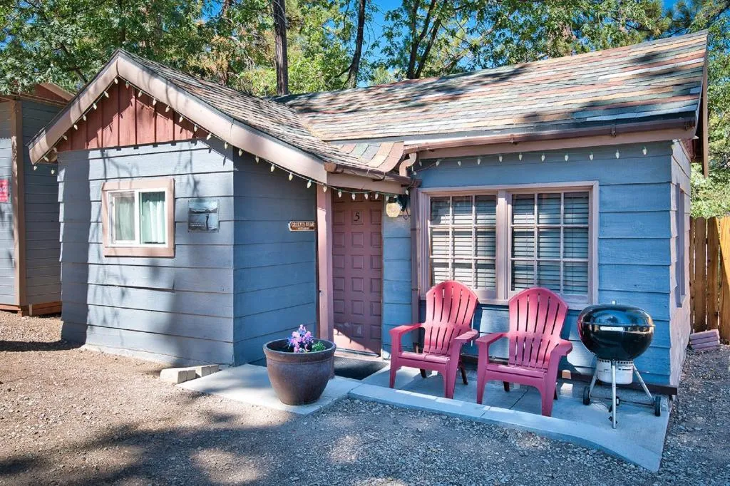 Cottage 5 Grizzly Bear Walk to Village, Lake and Forest, Big Bear Lake, Statele Unite ale Americii