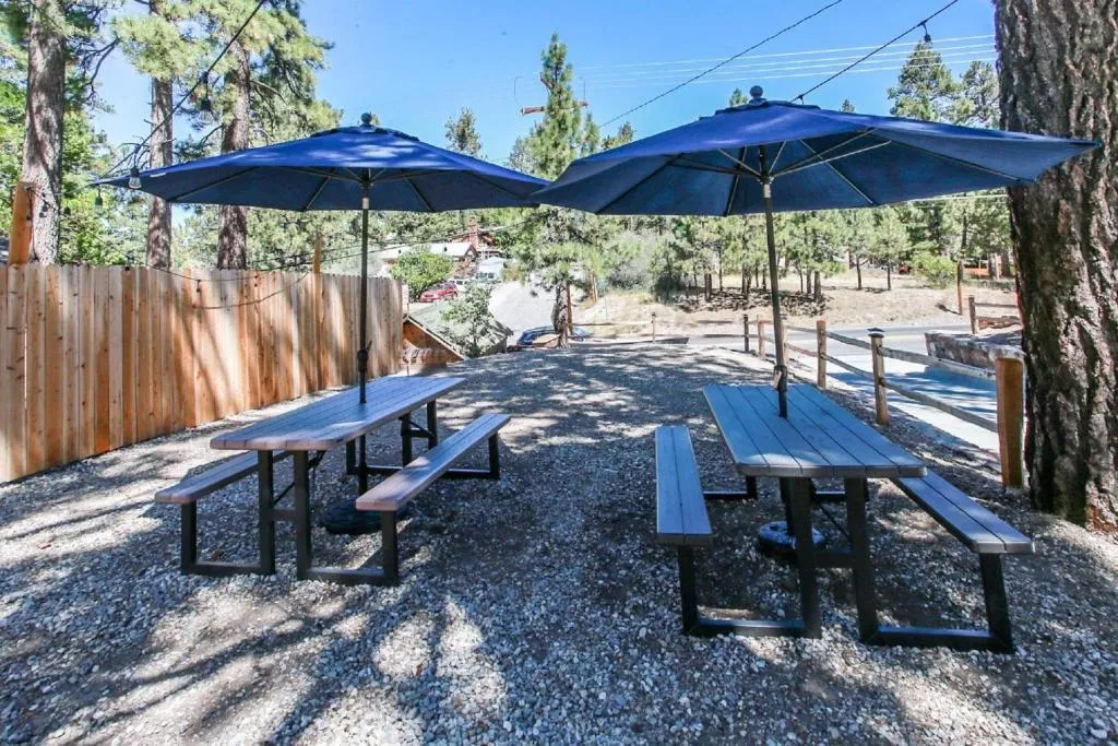 Cottage 6 Black Bear Walking Distance Lake, Village and Forest, Big Bear Lake, Statele Unite ale Americii