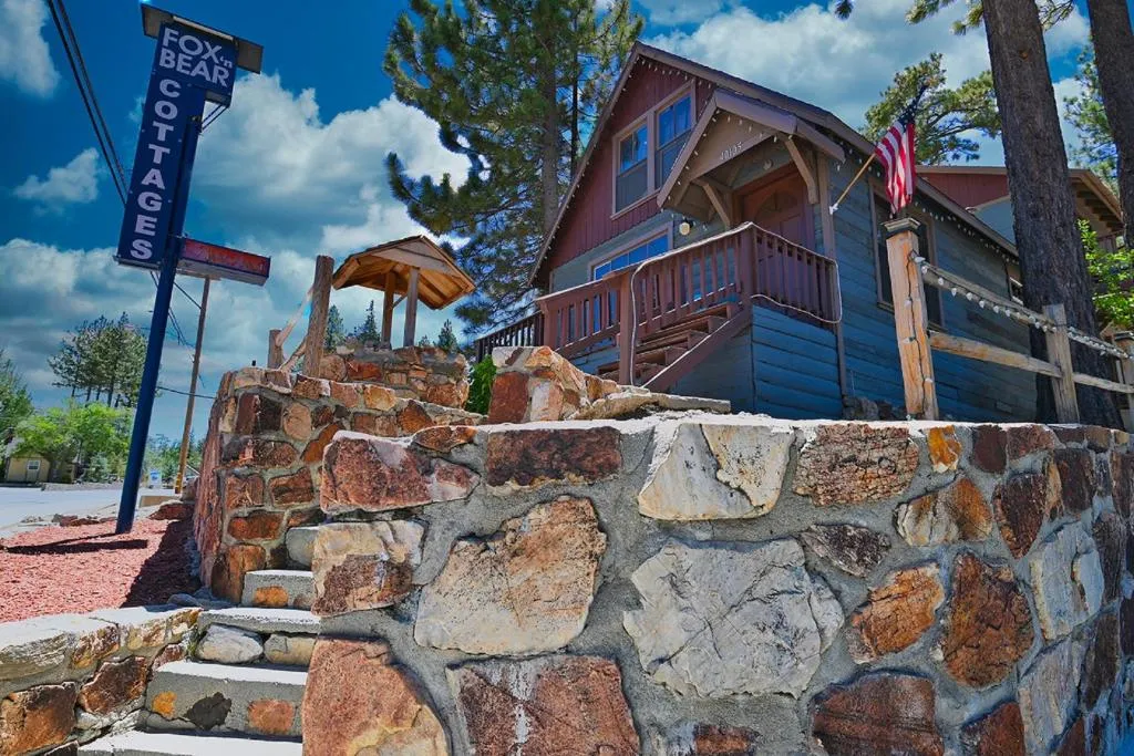 Fox n Bear Cottages Relax and Enjoy Ski or Lake Vacation, Big Bear Lake, Statele Unite ale Americii
