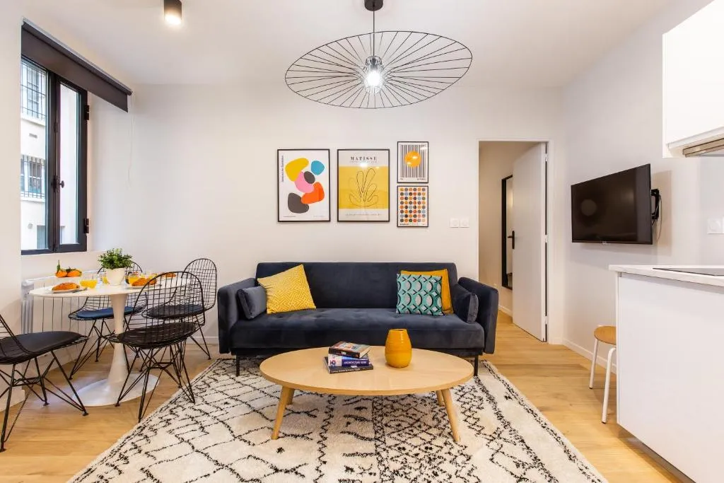 CMG-Clery - Place des Victoires, Paris, France