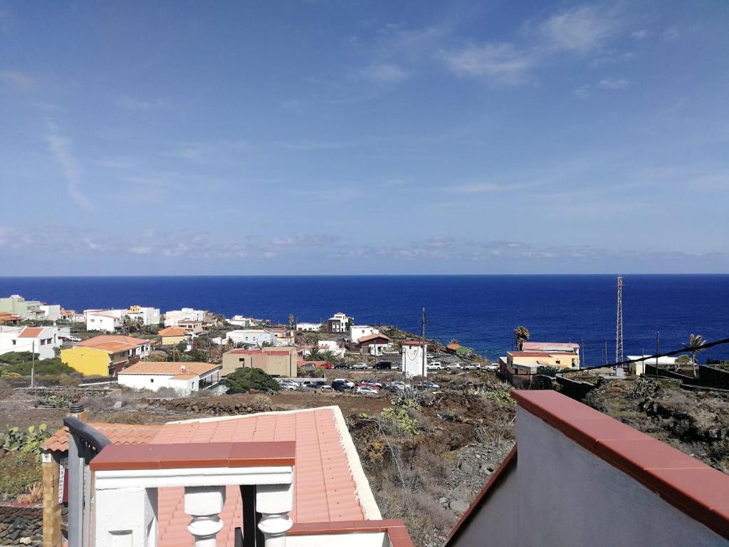 2 bedrooms appartement with sea view and furnished terrace at La Caleta 5