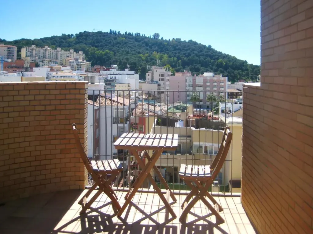 Apartment with one bedroom in Malaga with wonderful sea view furnished terrace and WiFi 1 km from the beach, Malaga, Spain