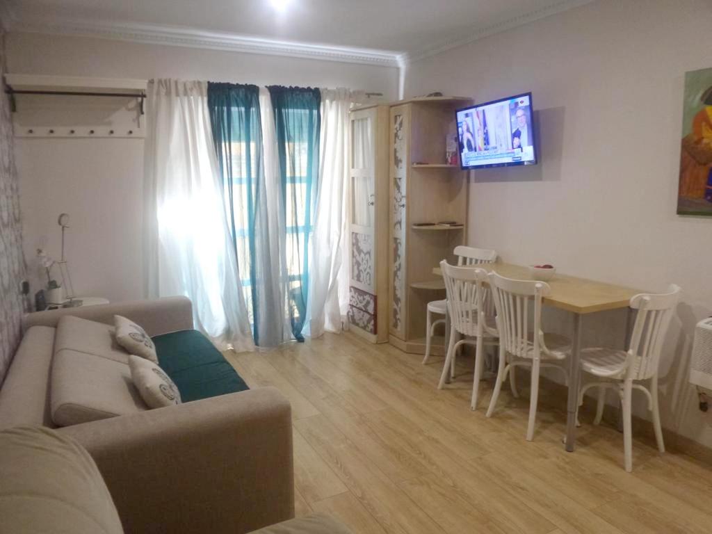 Studio with furnished balcony and wifi at Alicante Alacant 2