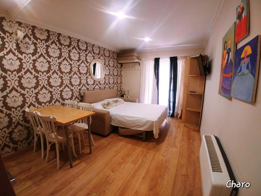 Studio with furnished balcony and wifi at Alicante Alacant 4
