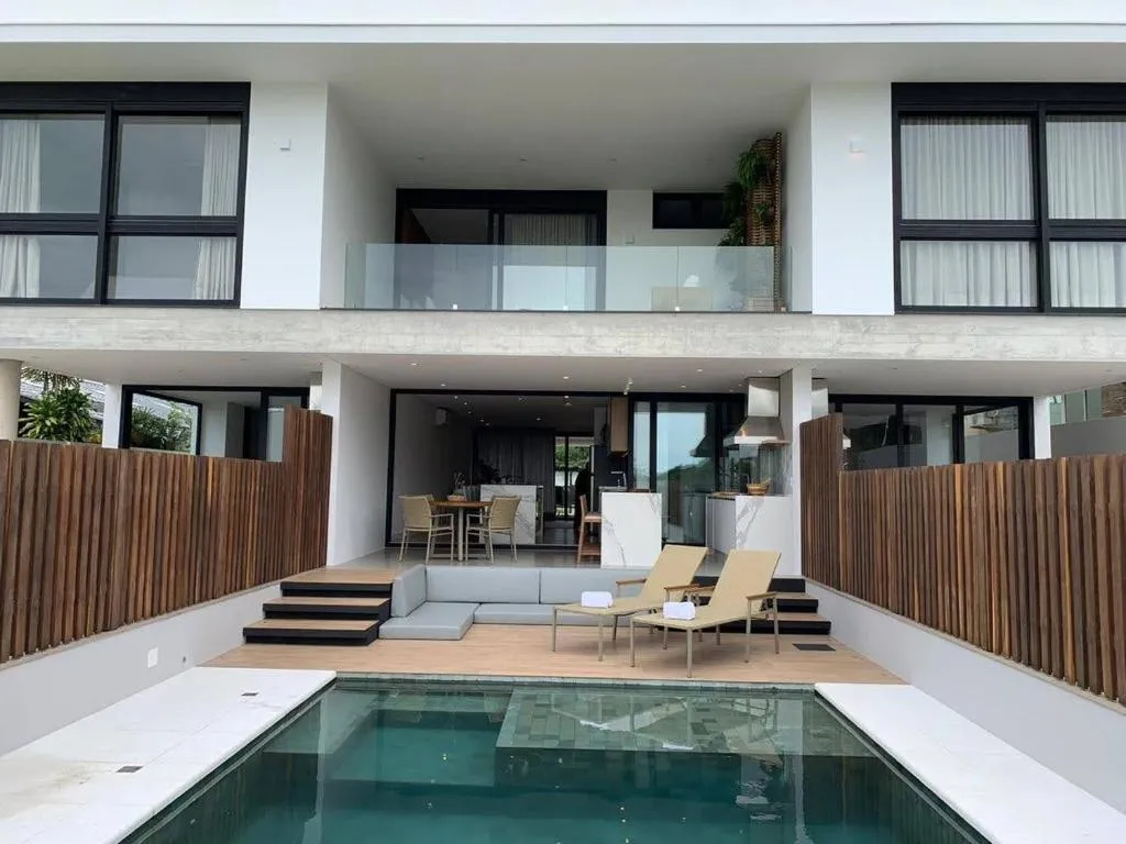 Luxo e conforto na melhor localização da Lagoa, Florianópolis, Brazilia