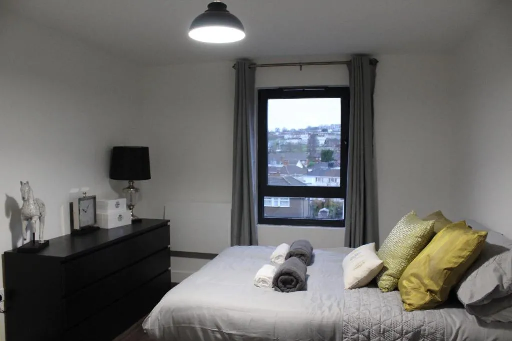 Stunning 2 bedroom Penthouse, Cwmbran, United Kingdom