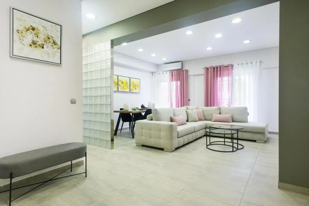 Athenalux Apartment Modern Bright Comfortable Historic, Athens, Greece