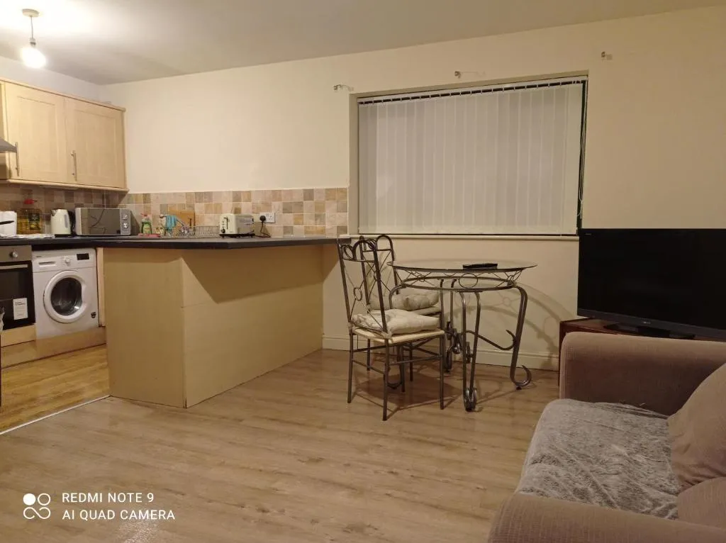 Cosy 2 bed apartment Dewsbury Road City Heaven, Headingley, United Kingdom