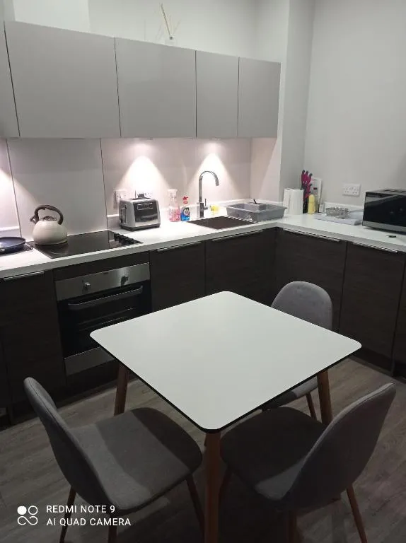 2 bedroom modern spacious apartment City Heaven, Headingley, United Kingdom