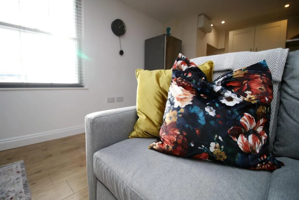 Batheaston House Apartment 1 by StayBC With private parking, Bath, Marea Britanie