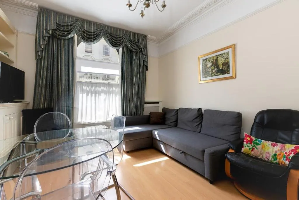Gorgeous Two Bedroom Apartment in Central London, Londra, Marea Britanie