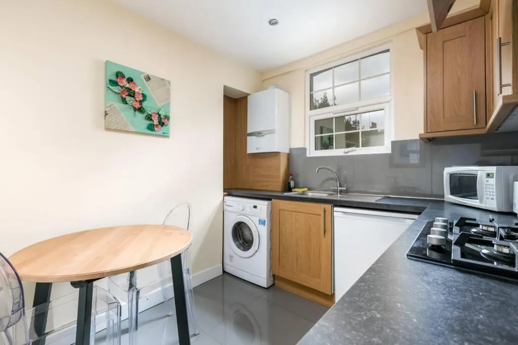 Cosy Two Bedroom Flat Near Buckingham Palace, London, United Kingdom