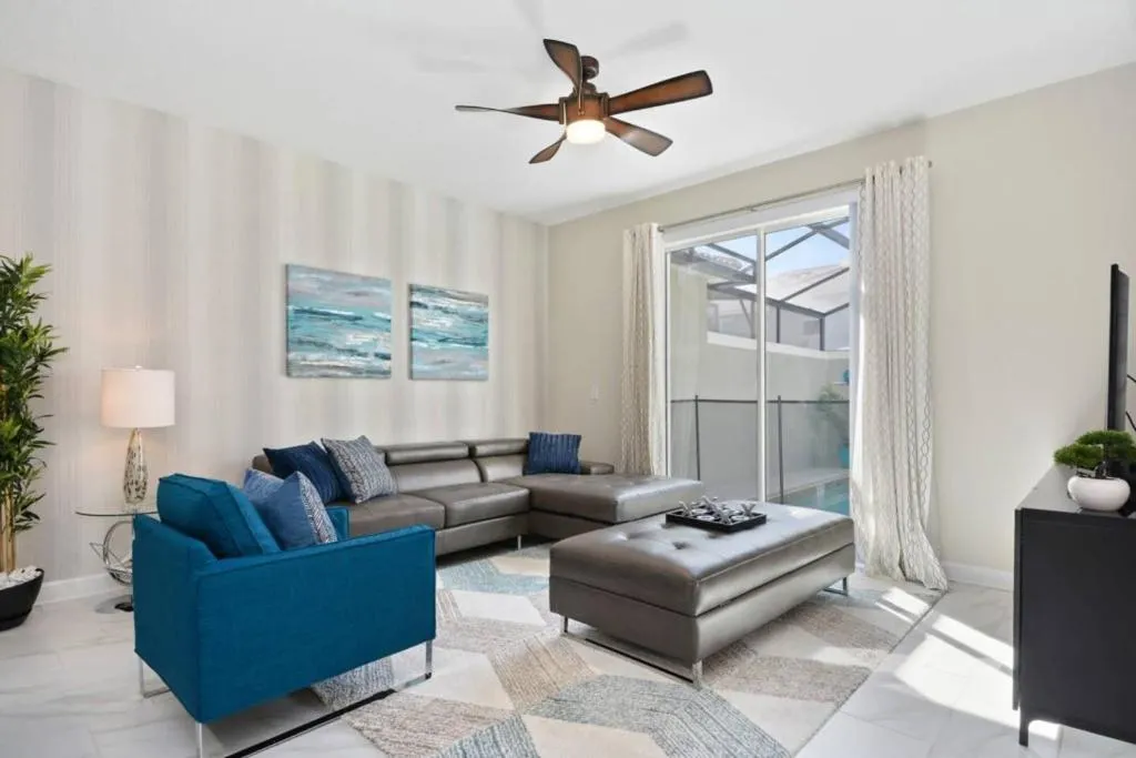 VHC8596HA - 4 Bedroom Townhouse In Storey Lake Resort, Sleeps Up To 12, Just 9 Miles To Disney, Kissimmee, United States