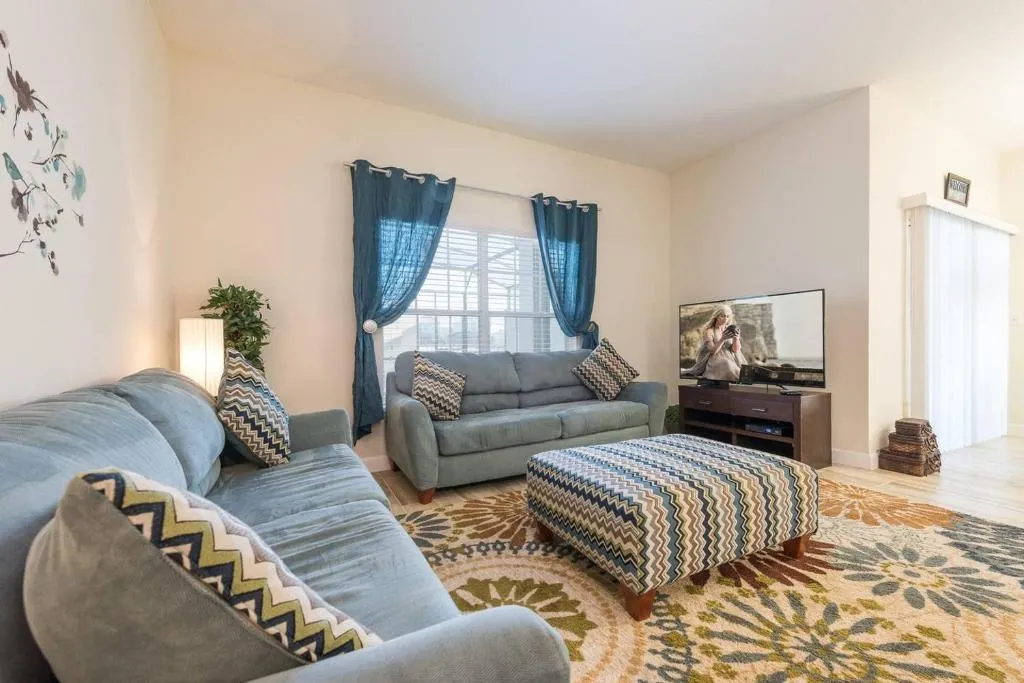 VHC8601HA - 4 Bedroom Townhouse In Storey Lake Resort, Sleeps Up To 10, Just 9 Miles To Disney, Kissimmee, United States