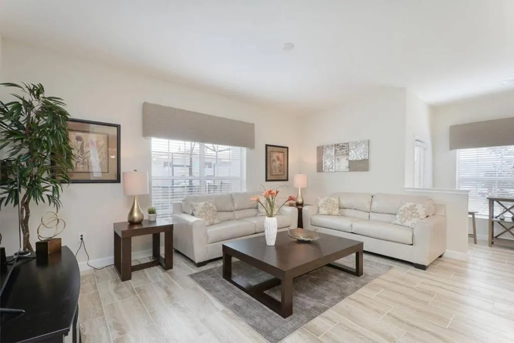 VHC8627HA - 5 Bedroom Townhouse In Storey Lake Resort, Sleeps Up To 10, Just 9 Miles To Disney, Kissimmee, United States