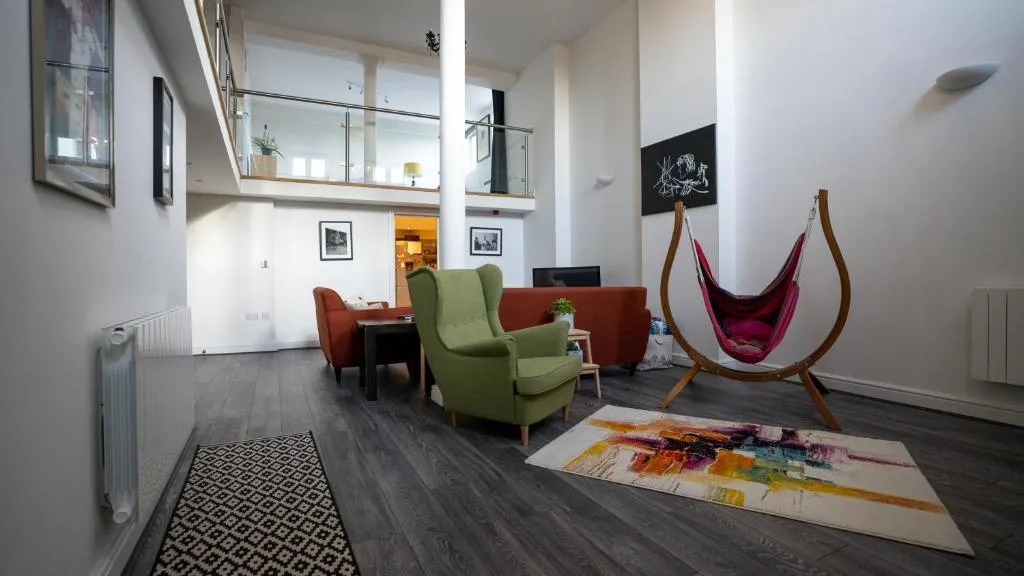 The Loft - Central Contemporary Getaway, Cardiff, Marea Britanie