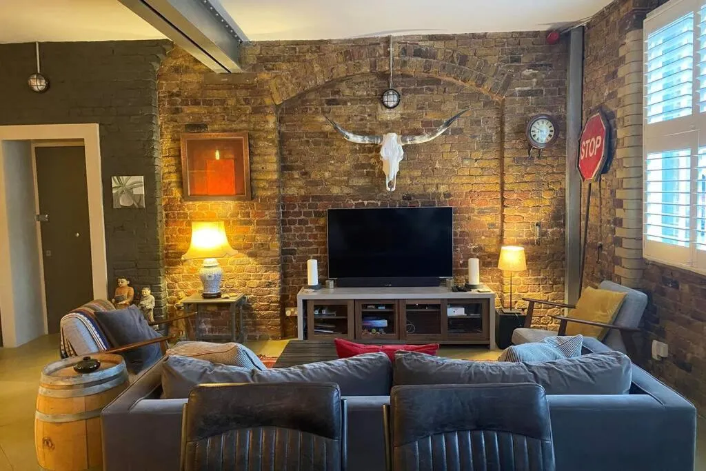 Hoxton well-presented 2 bed 1 bath flat, London, United Kingdom
