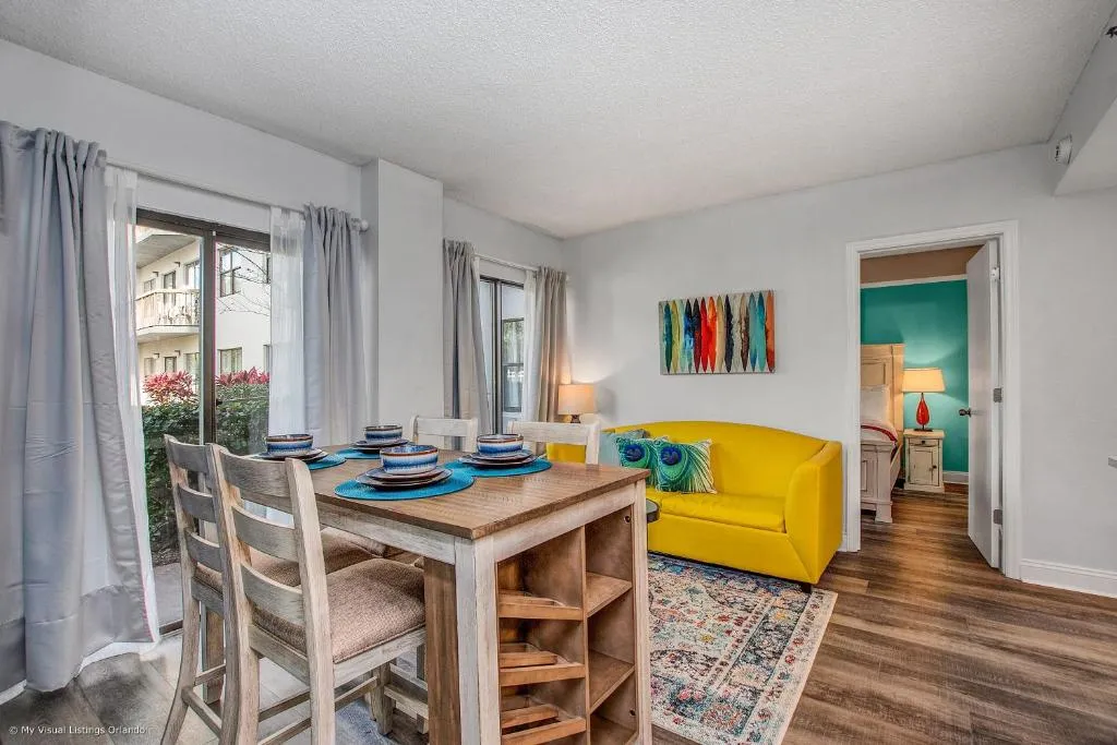 Stylish condo CDC Standards Private Balcony 2BD 2BA 6EN165, Orlando (FL), United States