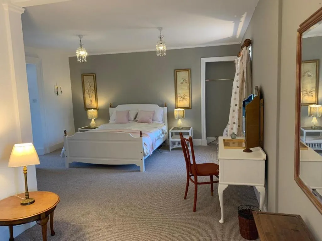 Hill House - Mews Town House, in a quiet private close, in the City Centre of Inverness., Ardersier, United Kingdom
