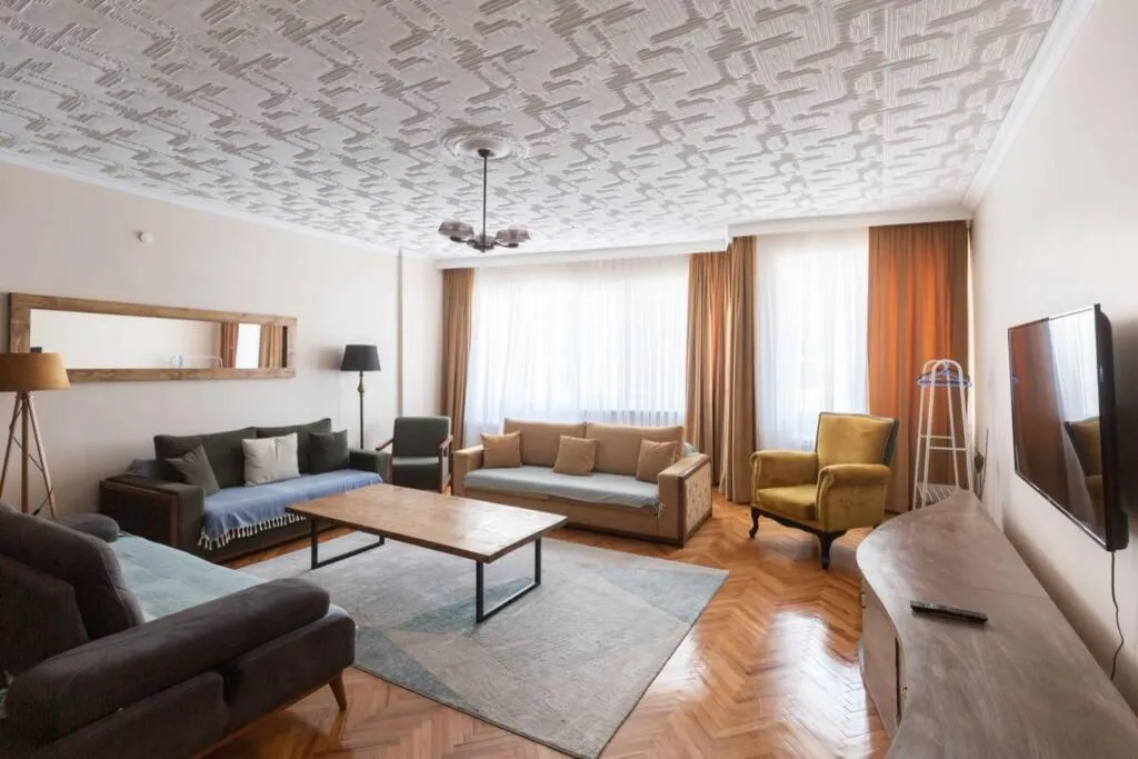 NOVA HOMES Newly Decorated, Spacious Flat with 3 Bedrooms & 2 Bathrooms! 2 mins to Taksim Square, Istanbul, Turkey