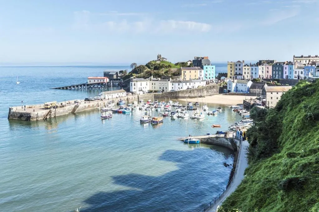 Sea Legs - 2 Bedroom Apartment - Windsor House - Tenby, Tenby, United Kingdom