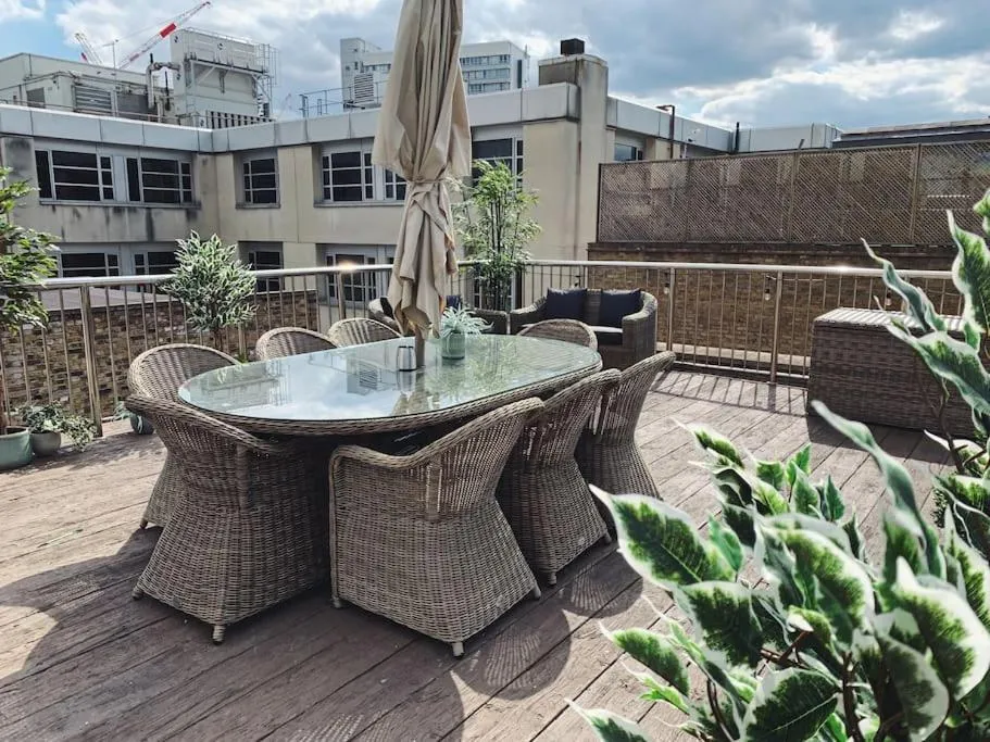 Epic Loft apartment with roof terrace in the heart of Shoreditch, Londra, Marea Britanie