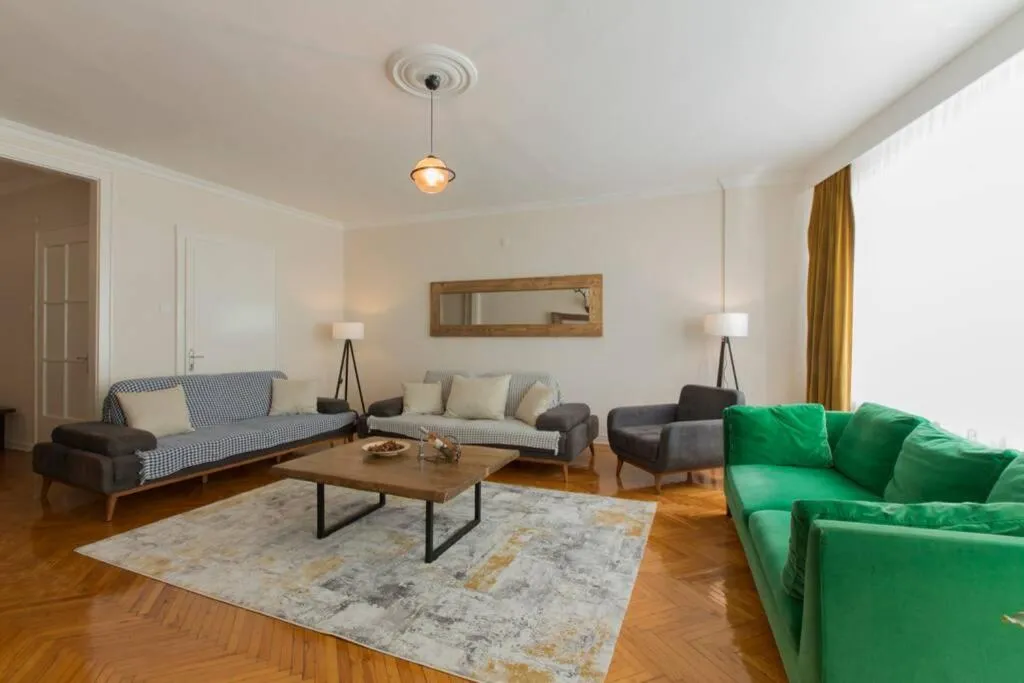 NOVA HOMES Spacious Duplex on Taksim Square 8 Rooms, 6 Bedrooms, 4 Bathrooms 6 AC (up to 22 ppl!), Istanbul, Turkey
