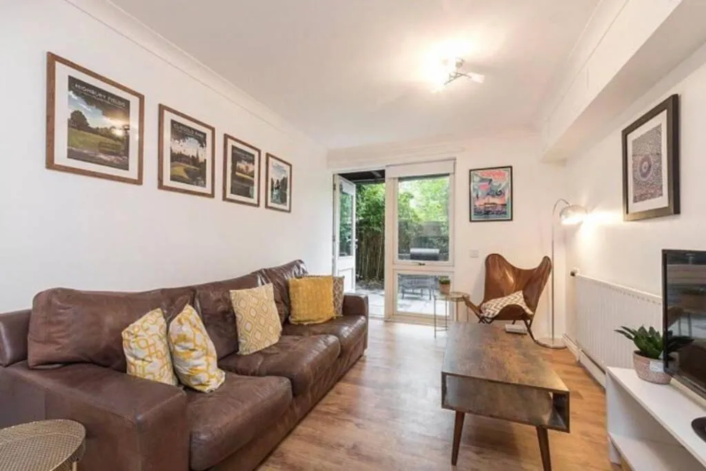 Two bedroom garden flat in Islington, London, United Kingdom