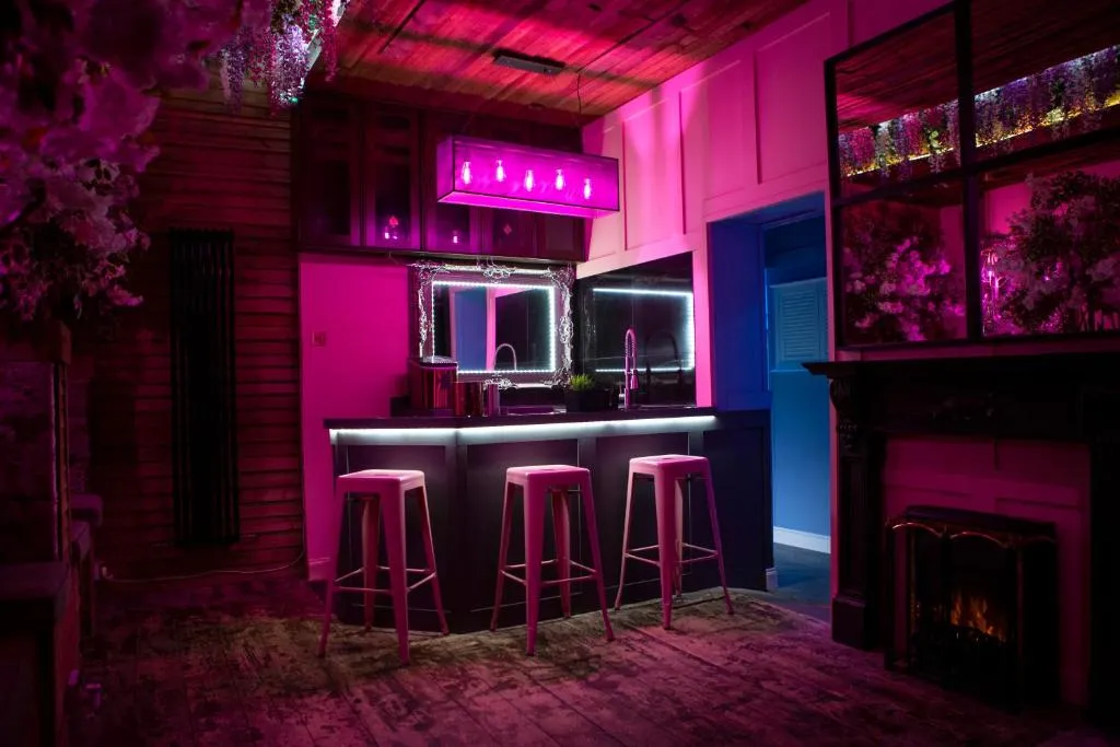 The Orchid by Copper & Blossom, Manchester, Marea Britanie