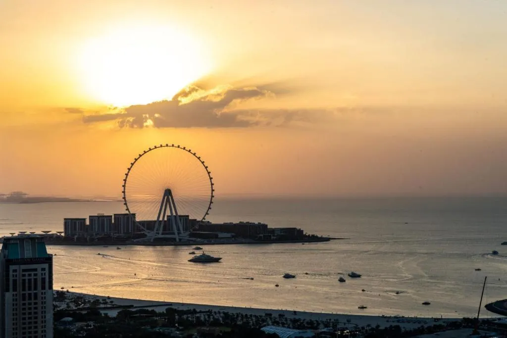 GuestReady - Magnificent Apartment with Panoramic Views of Ain Dubai!, Alantos, United Arab Emirates
