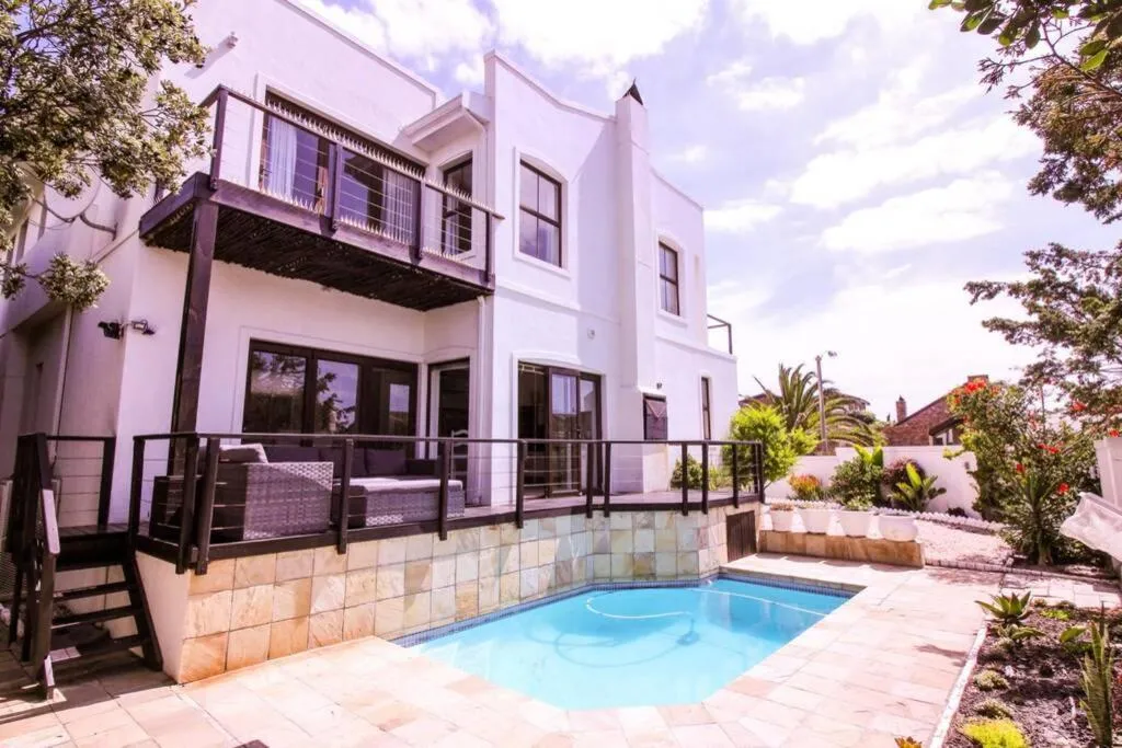 Gull's Family Beach House, Cape Town, South Africa
