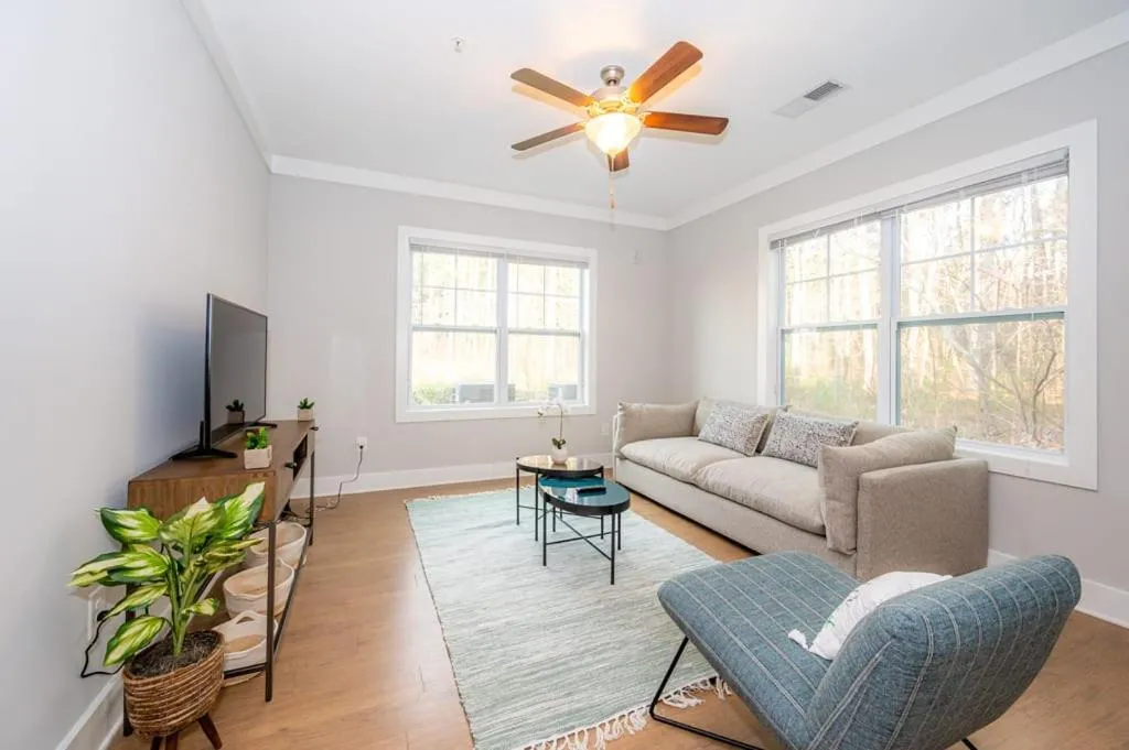 Viagem Cozy 1BR with Workspace and Gym, Blands (NC), United States