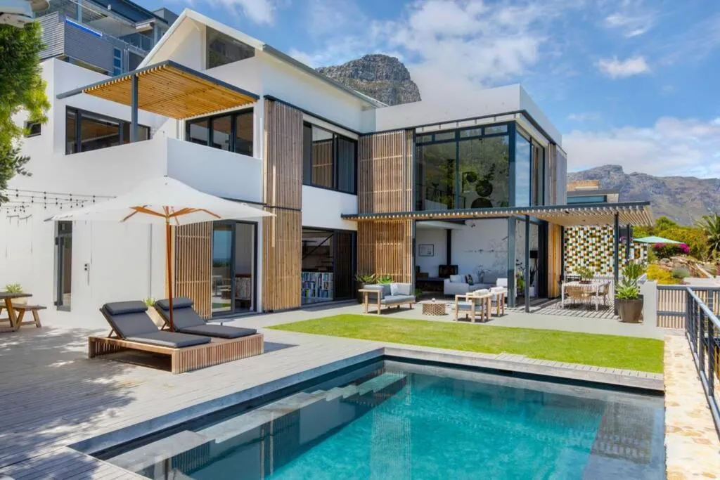 Luxury Bakoven / Camps Bay Villa - 4 Bedrooms, Cape Town, Africa de Sud