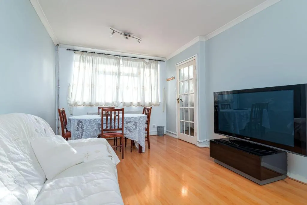 GuestReady- Spacious Private Maisonette Zone 2 next to Kings College Hosp, London, United Kingdom