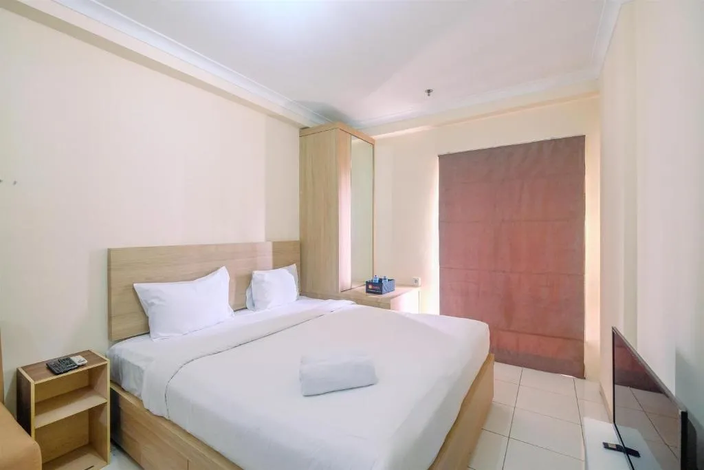Strategic Place with Cozy Place Apartment @ Studio Signature Park Tebet By Travelio, Jakarta, Indonezia