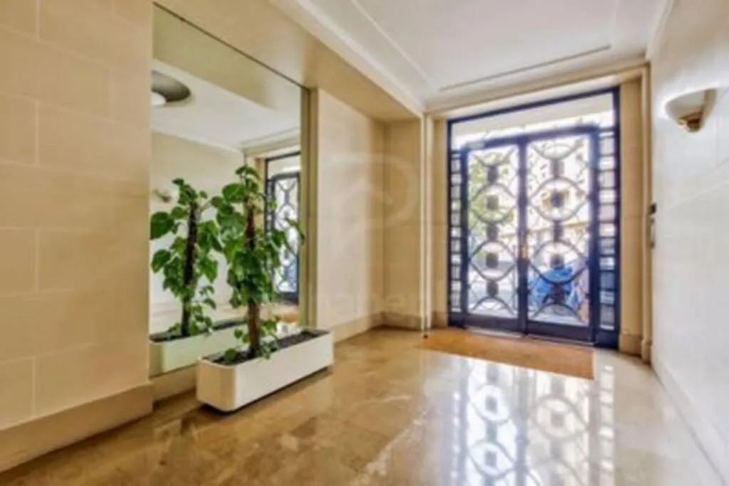 Grand studio 45m2 Auteuil Paris XVl ème, Paris, Franţa