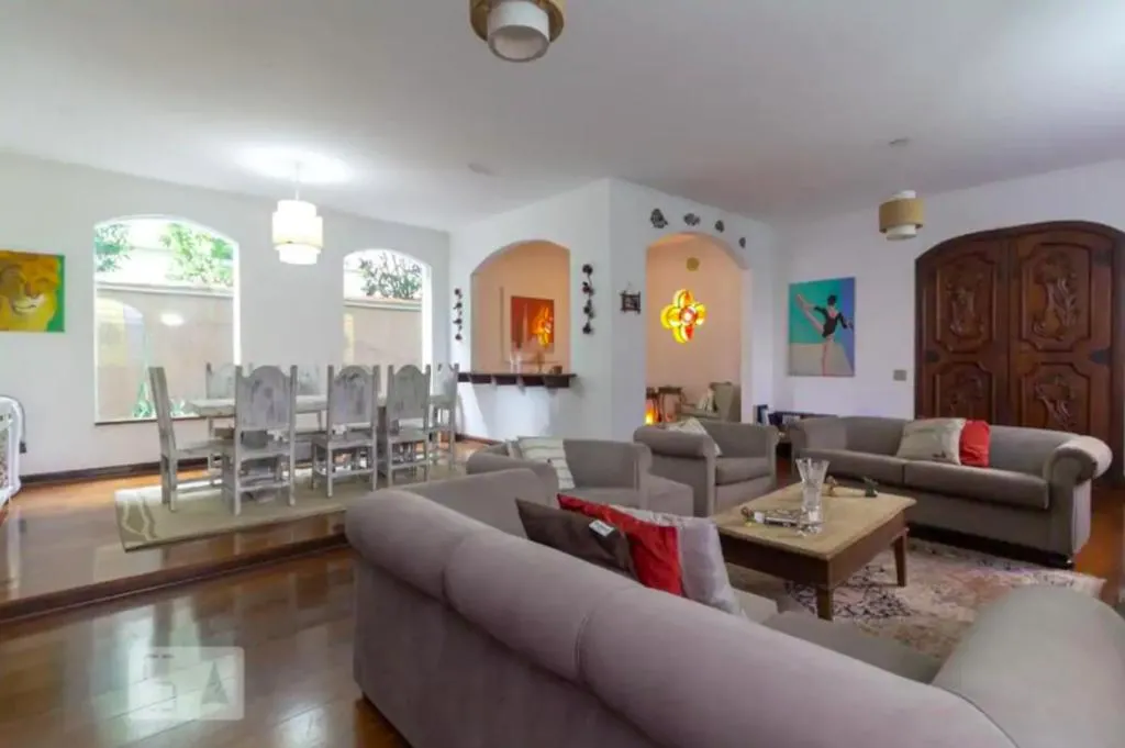 Casa com 2 andares, lareira, piscina para grupos, Sao Paulo, Brazil