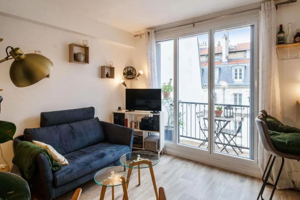 Cosy and bright studio with balcony nearby Montparnasse in Paris - Welkeys, Paris, Franţa