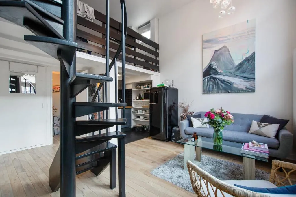 Nice and bright loft close to Republique and Oberkampf in Paris - Welkeys, Paris, Franţa