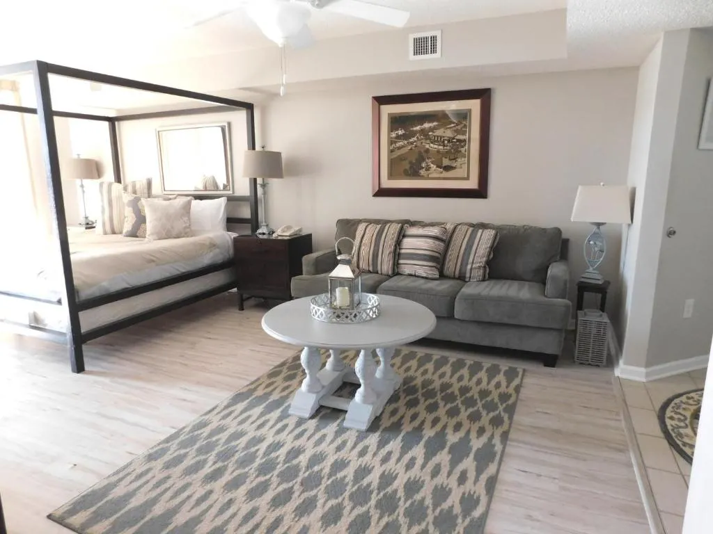 Yacht Club Villas #1-1104 condo, Murrells Inlet (SC), United States