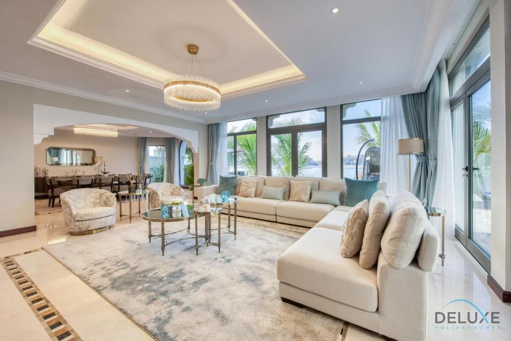 Immaculate 5-bedroom Villa at Frond O Palm Jumeirah by Deluxe Holiday Homes, Alantos, United Arab Emirates
