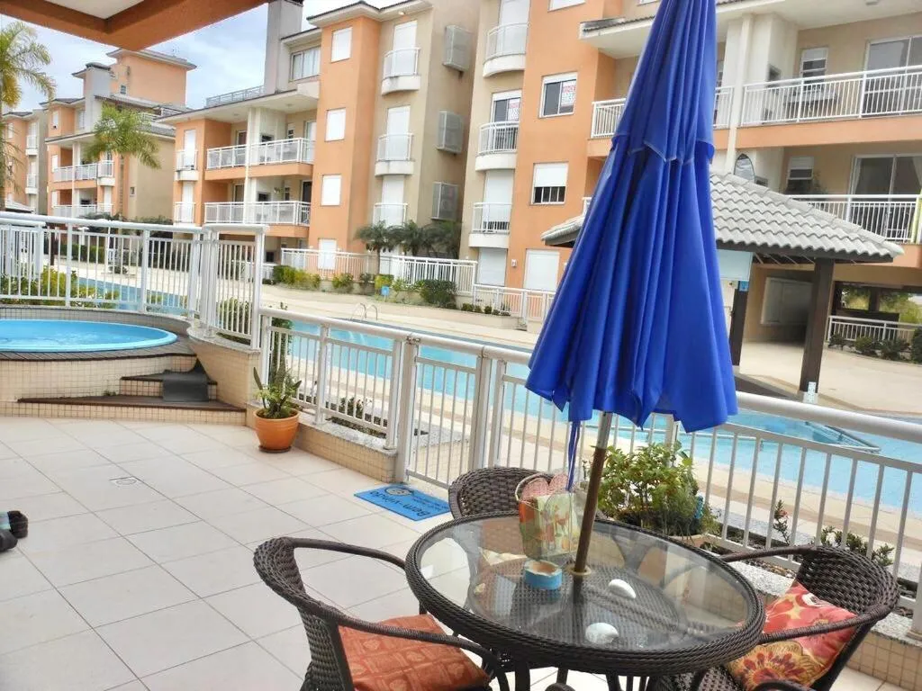 APTO TERREO OFURO PRIVATIVO e PISCINA PRAIA DOS INGLESES, Florianópolis, Brazilia