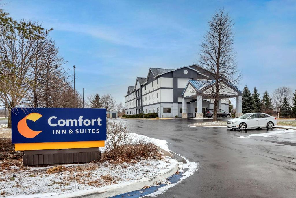 Comfort Inn & Suites Liverpool-Clay, NY