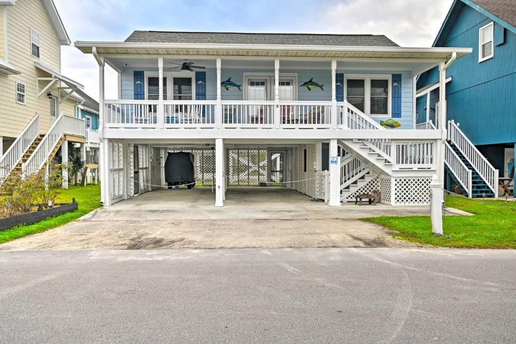 Murrells Inlet Home - Steps to the Beach!